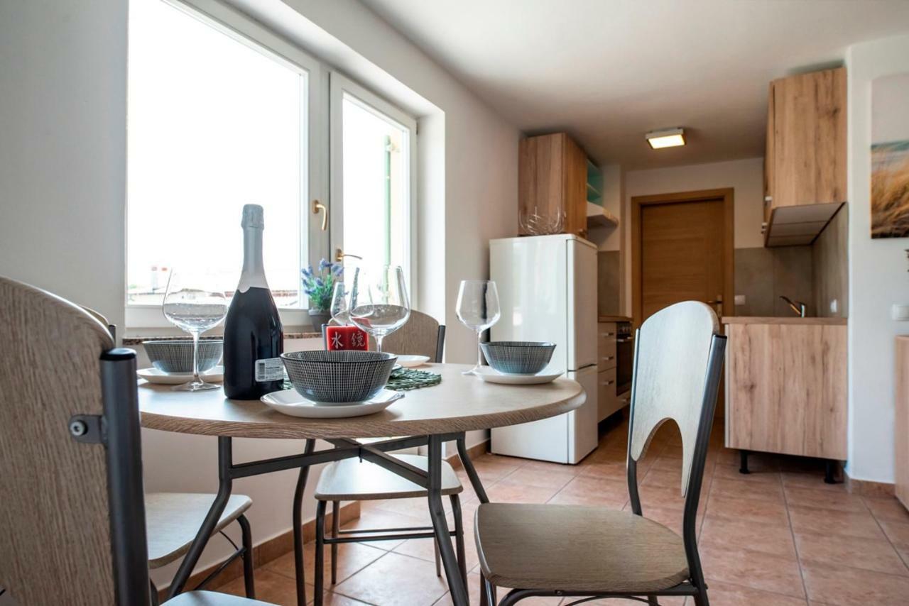 Lavanda Apartments&Studios Pinezići Εξωτερικό φωτογραφία