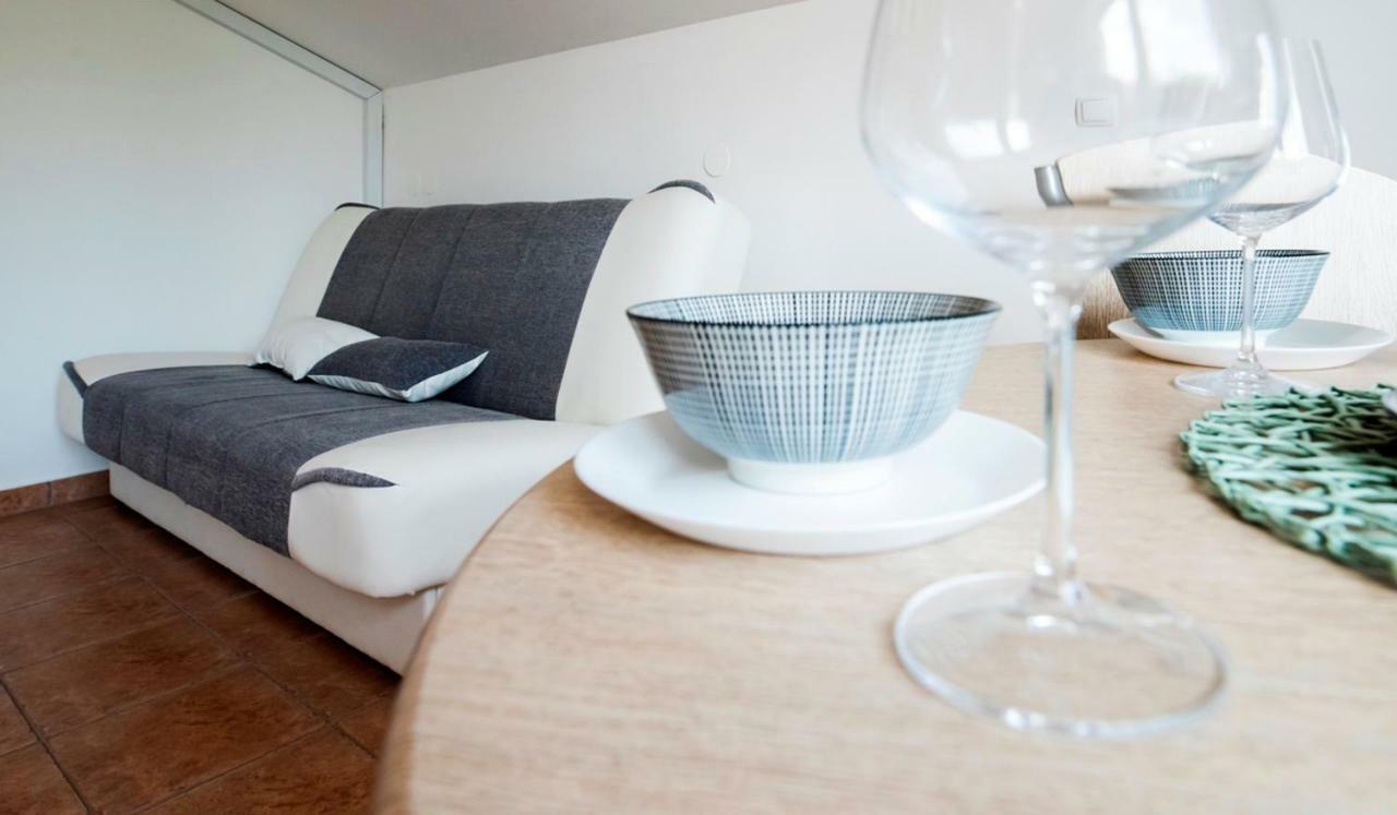 Lavanda Apartments&Studios Pinezići Εξωτερικό φωτογραφία